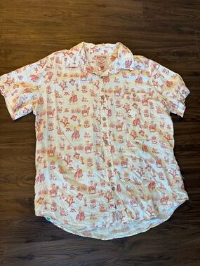 Sunwashed White Short-Sleeve Button-Down Shirt with Coral Print